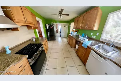 52 Bank Street, Red Bank, NJ 07701 - Photo 5