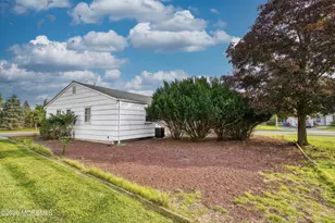 22 Brakenbury Ct, Toms River Township, NJ 08757 - Photo 11