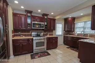 35 Birmingham Dr, Manalapan Township, NJ 07726 - Photo 7