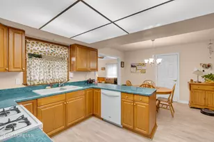 11 Concord Cir, Howell Township, NJ 07731 - Photo 7