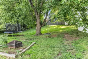 398 Riverdale Dr, Aberdeen Township, NJ 07735 - Photo 5