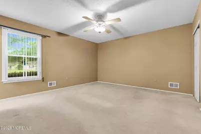 3 Ivy Ridge Close, Freehold, NJ 07728 - Photo 9