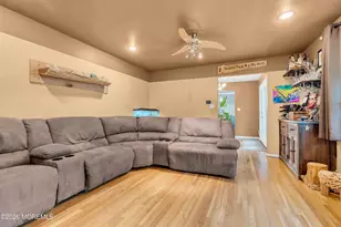 121 Bar Harbor Rd S, Freehold, NJ 07728 - Photo 9