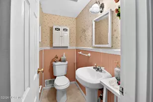 7 Toomin Dr, Neptune Township, NJ 07753 - Photo 9