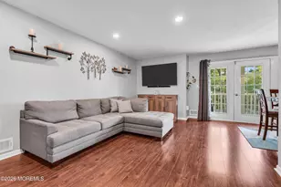 118 Evergreen Ct, Freehold, NJ 07728 - Photo 15