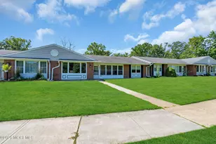 605B Lake Point Dr, Lakewood, NJ 08701 - Photo 5