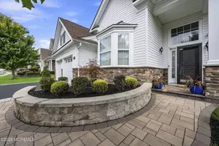 17 Legacy Ct, Freehold, NJ 07728 - Photo 5