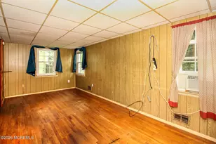 410 Middle Ln, Howell Township, NJ 07731 - Photo 11