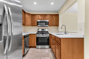 100 Viburnum Terrace, Red Bank, NJ 07701 - Photo 9