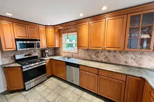 7 Carole Dr, Oakhurst, NJ 07755 - Photo 9