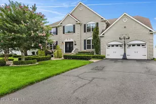 354 Hutchinson Dr, Freehold, NJ 07728 - Photo 47