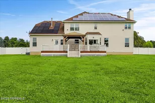 354 Hutchinson Dr, Freehold, NJ 07728 - Photo 37