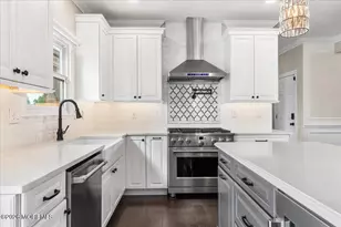 354 Hutchinson Dr, Freehold, NJ 07728 - Photo 15