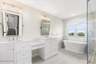 354 Hutchinson Dr, Freehold, NJ 07728 - Photo 27