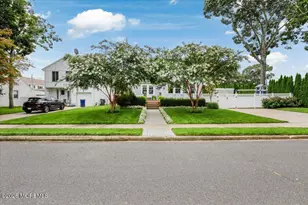 258 Lawrence Ave, Oakhurst, NJ 07755 - Photo 5