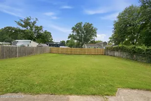 312 Edgemoor Rd, Belford, NJ 07718 - Photo 37