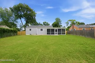 312 Edgemoor Rd, Belford, NJ 07718 - Photo 35