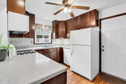 43 Railroad Avenue, Beachwood, NJ 08722 - Photo 3