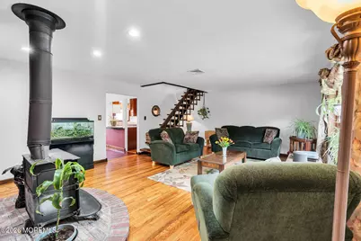 43 Railroad Avenue, Beachwood, NJ 08722 - Photo 9