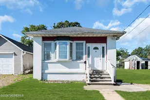 94 Neptune Pl, Laurence Harbor, NJ 08879 - Photo 1
