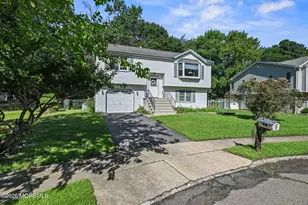 18 Molly Pitcher Dr, Hazlet Township, NJ 07730 - Photo 5