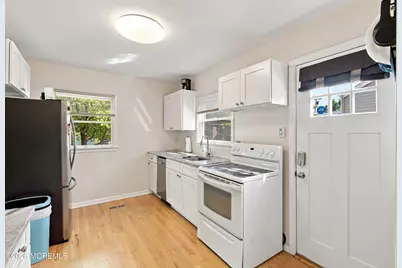 122 9th Street, Belford, NJ 07718 - Photo 9