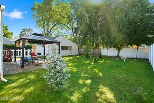 122 9th St, Belford, NJ 07718 - Photo 25
