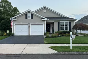 4 Mayflower Ct, Allentown, NJ 08501 - Photo 1
