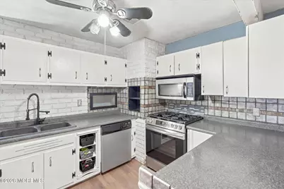401 Applegate Avenue, Toms River Township, NJ 08757 - Photo 3