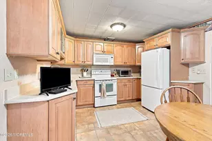 303 Florence Rd, Middletown, NJ 07748 - Photo 13