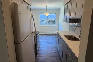 80 Manchester Ct, Freehold, NJ 07728 - Photo 5