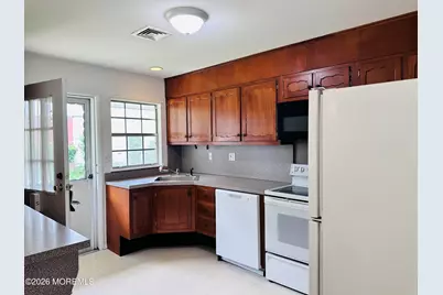 587 B Lake Point Drive, Lakewood, NJ 08701 - Photo 25