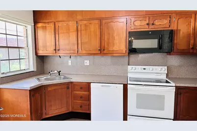 587 B Lake Point Drive, Lakewood, NJ 08701 - Photo 27