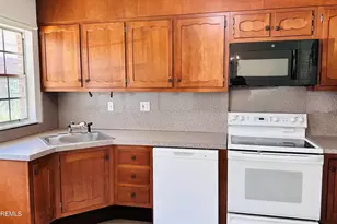 587B Lake Point Dr, Lakewood, NJ 08701 - Photo 27