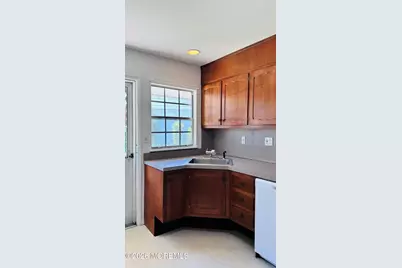 587 B Lake Point Drive, Lakewood, NJ 08701 - Photo 29