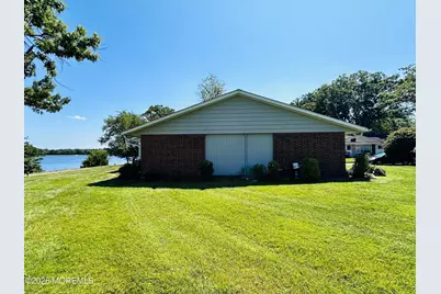 587 B Lake Point Drive, Lakewood, NJ 08701 - Photo 11