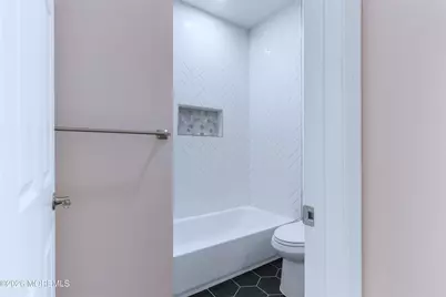95 Seabreeze Avenue, Middletown, NJ 07748 - Photo 17