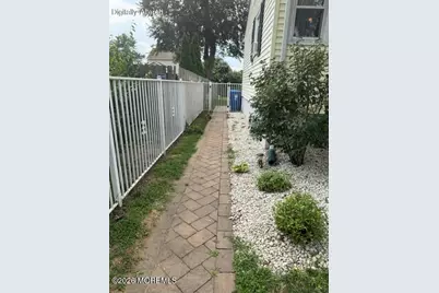 174 Waterview Avenue, Belford, NJ 07718 - Photo 23