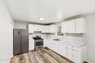 572 Davids Ct, Lakewood, NJ 08701 - Photo 9