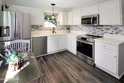 514 Petunia Lane N, Whiting, NJ 08759 - Photo 9