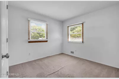341 Middle Road, Hazlet Township, NJ 07730 - Photo 11