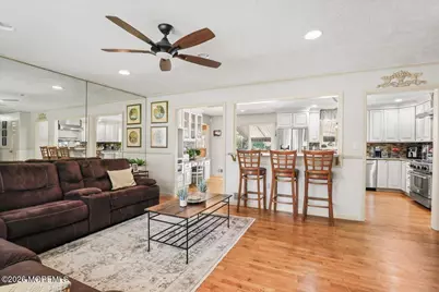 443 W Lake Avenue, Oakhurst, NJ 07755 - Photo 9