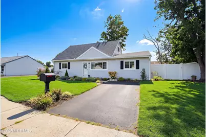 3 Redwood Terrace, Hazlet Township, NJ 07730 - Photo 5