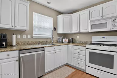 12 Berkshire Court, Manalapan Township, NJ 07726 - Photo 15