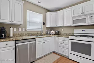 12 Berkshire Ct, Manalapan Township, NJ 07726 - Photo 15