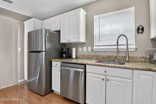 12 Berkshire Ct, Manalapan Township, NJ 07726 - Photo 17