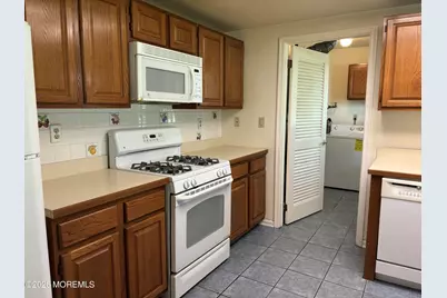 878 Winchester Court #B, Manchester Township, NJ 08759 - Photo 11