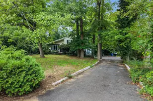390 Church St, Belford, NJ 07718 - Photo 31