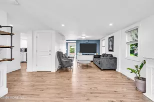 17 Lockwood Ave, Freehold, NJ 07728 - Photo 9