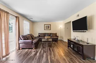 117 Lowens Strasse, Freehold, NJ 07728 - Photo 11
